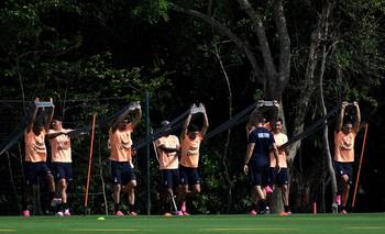 Bielsa defiende los protocolos médicos tras las lesiones de Uruguay antes del Mundial | Mundial