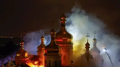 Ataques rusos dejan nueve muertos e incendian un monasterio histórico en Ucrania Ataques rusos dejan nueve muertos e incendian un monasterio histórico en Ucrania