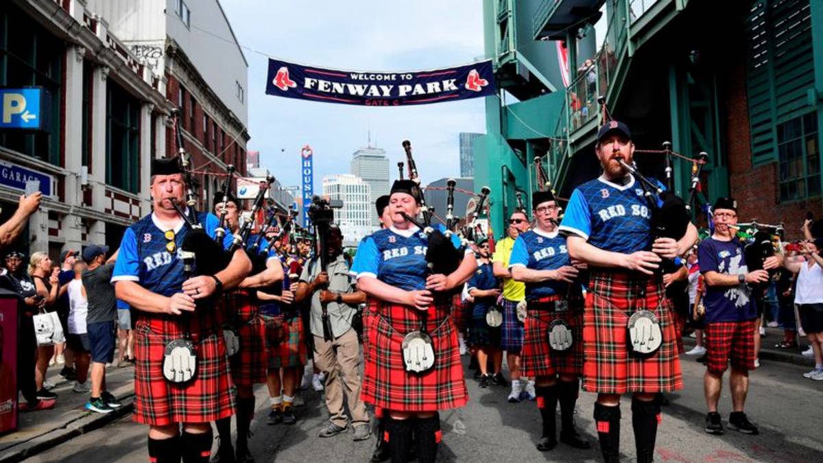 Hinchas de Escocia cambian de deporte por un día en Boston