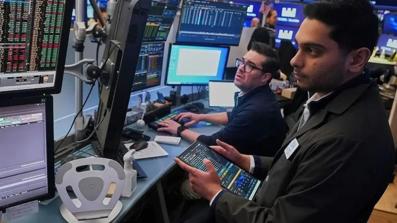 Crisis financiera: sube el riesgo país, caen las acciones y el dólar vuelve a dispararse