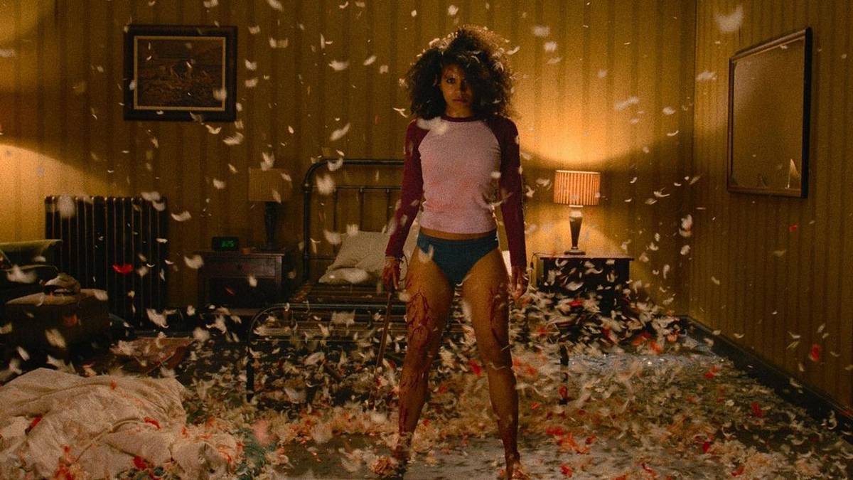 Acción, comedia y terror: la película que tiene todo para engancharse en una tarde de frío