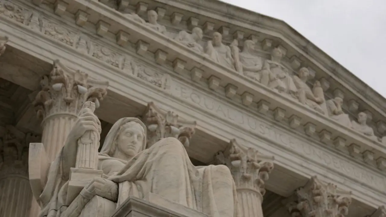 Corte Suprema EEUU examinará apelación de Trump por detención prolongada de algunos inmigrantes