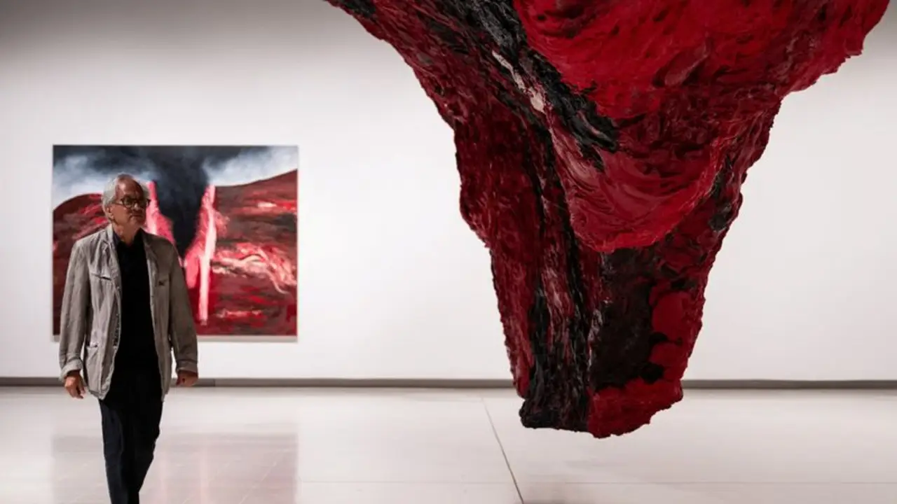 El artista Anish Kapoor presenta obras antiguas y recientes en su regreso a una galería londinense