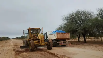 La Rioja avanza con un amplio plan de mantenimiento de rutas y caminos en todo el territorio provincial La Rioja avanza con un amplio plan de mantenimiento de rutas y caminos en todo el territorio provincial