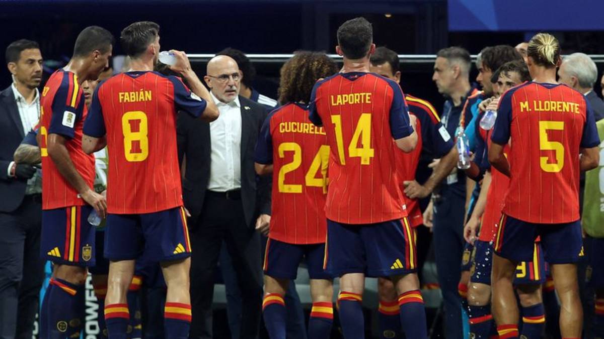 Pausas hidratación en Mundial avivan debate, con jugadores y técnicos divididos sobre la nueva regla