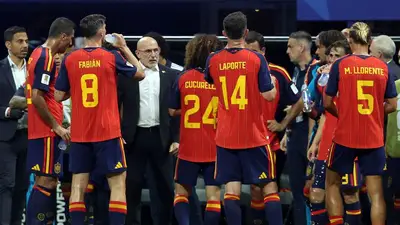 Pausas hidratación en Mundial avivan debate, con jugadores y técnicos divididos sobre la nueva regla Pausas hidratación en Mundial avivan debate, con jugadores y técnicos divididos sobre la nueva regla