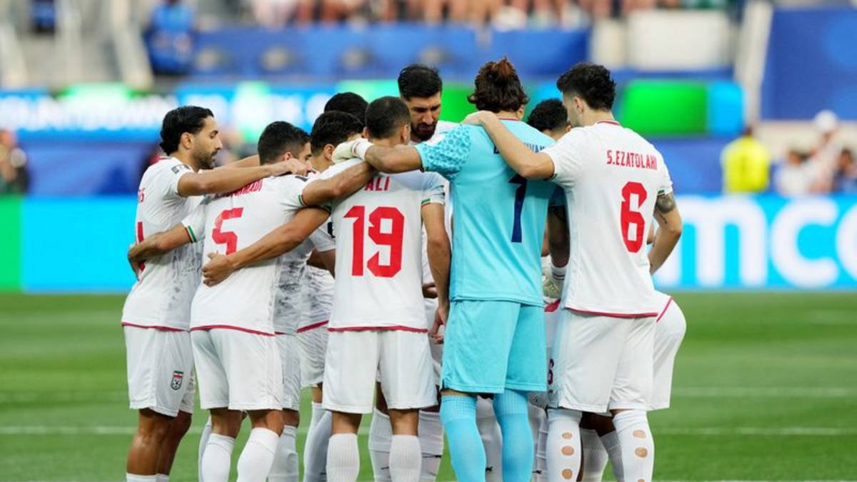 El técnico de Irán dice que el equipo está "oprimido" por el caos de viajes en el Mundial