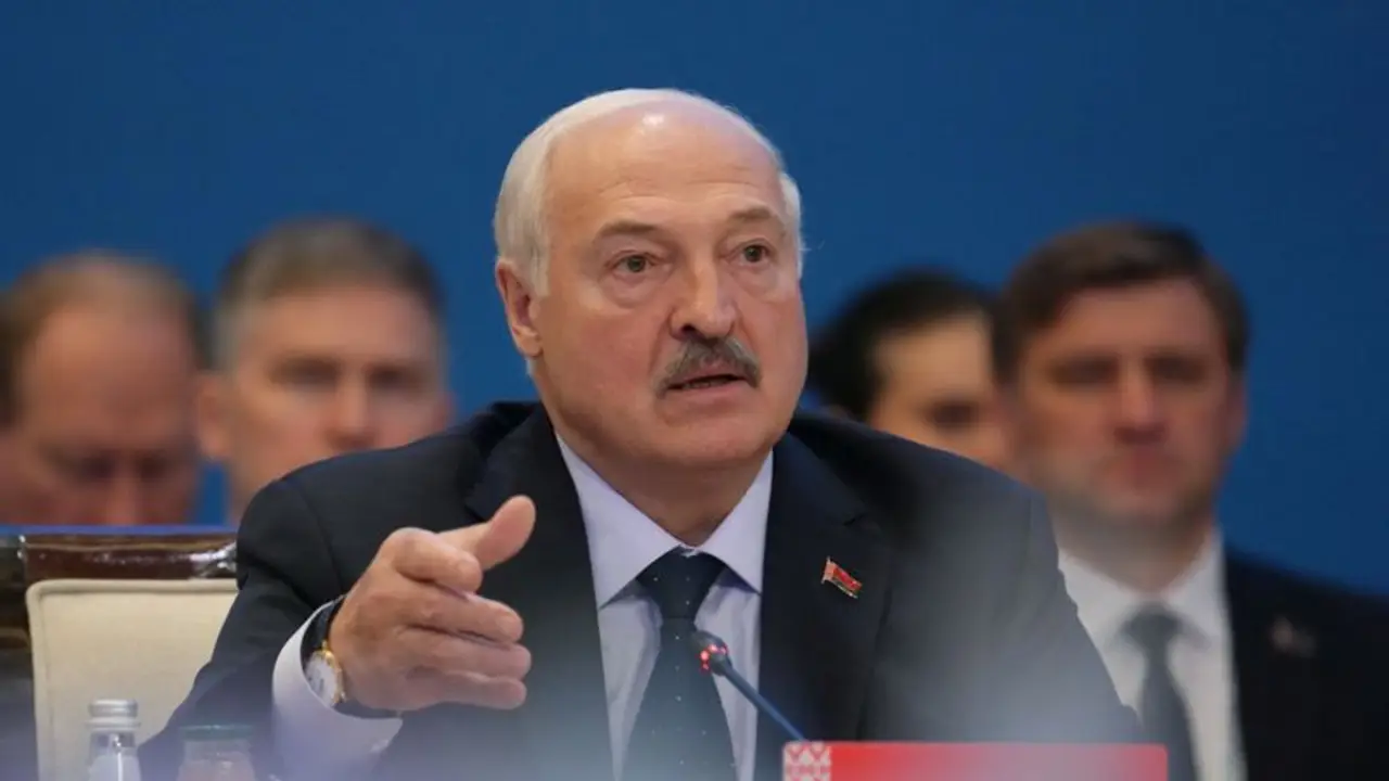 Lukashenko dice que ambas partes deben ceder para poner fin a la guerra entre Rusia y Ucrania