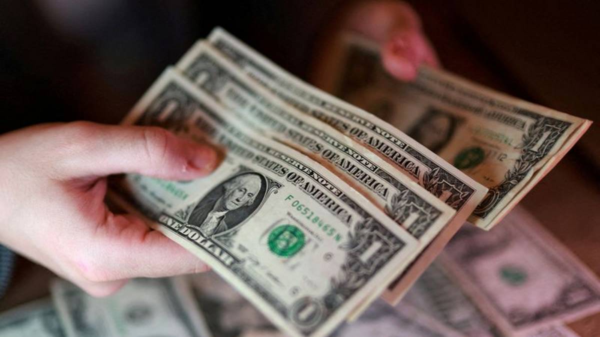 Dólar se mantiene estable; el yen no encuentra respiro tras alza de tasas en Japón