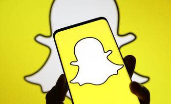 Snap apuesta por vida más allá de móviles, con gafas de realidad aumentada Specs, a 2.195 dólares | Gafas