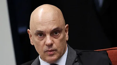 El juez Moraes ordenó que Eduardo Bolsonaro sea arrestado y cumpla su condena El juez Moraes ordenó que Eduardo Bolsonaro sea arrestado y cumpla su condena