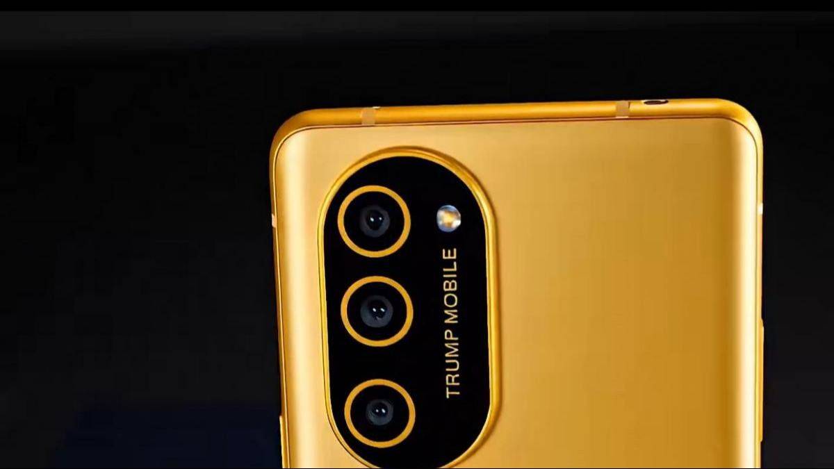 Papelón: el celular de Trump es en realidad un viejo teléfono chino renombrado
