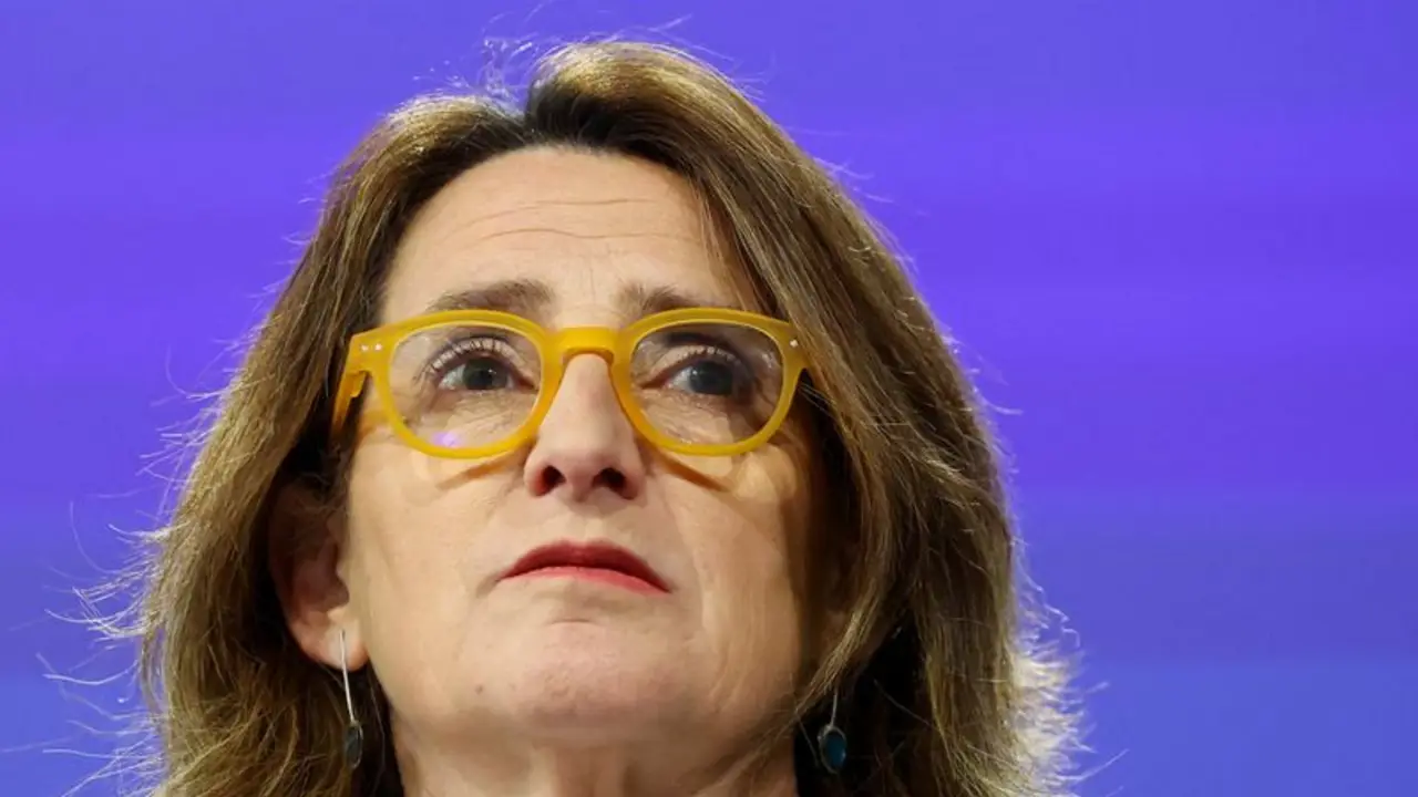 La responsable de competencia de la UE insta respaldar las fusiones bancarias transfronterizas