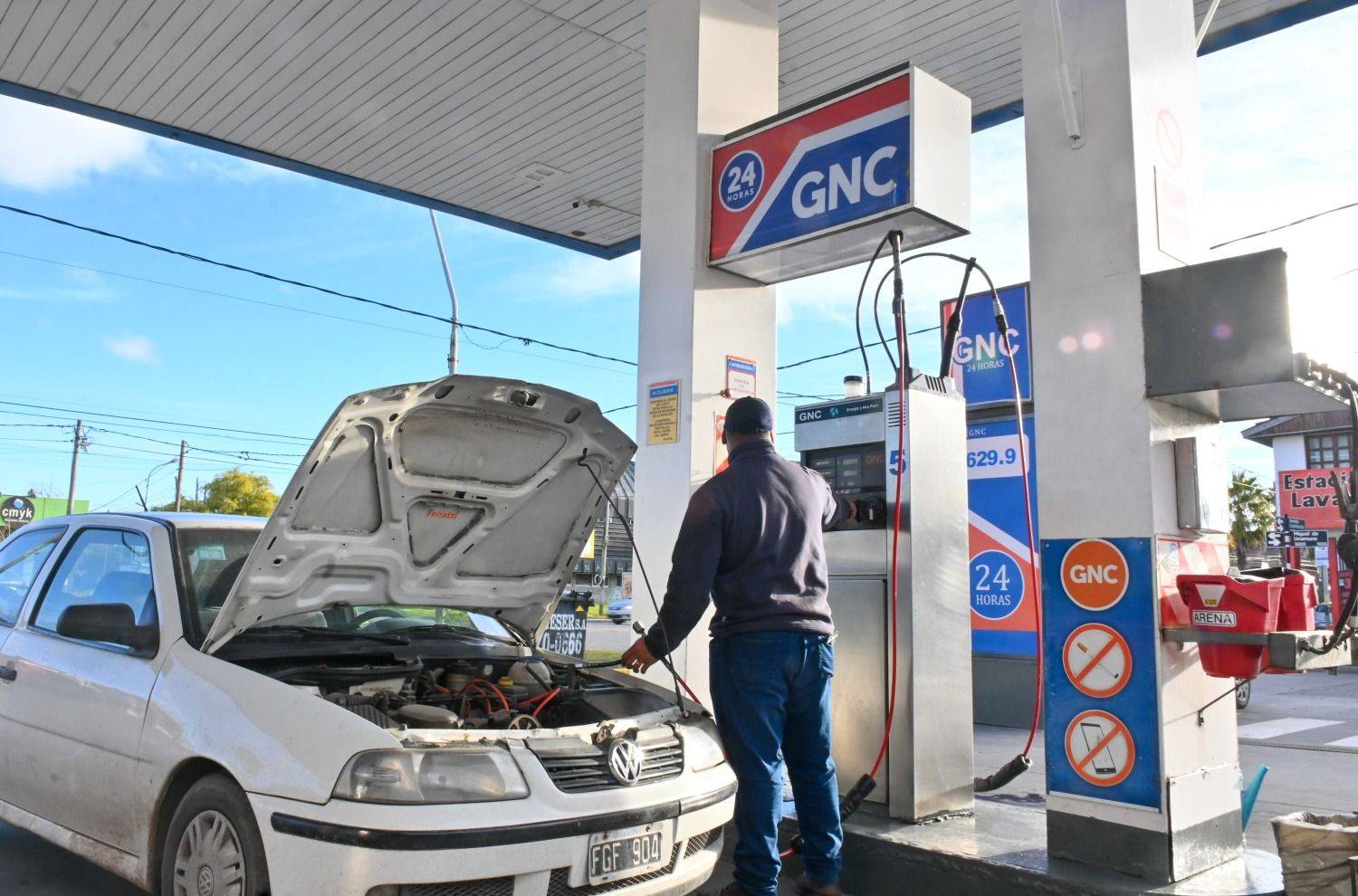 Cortes de GNC: el invierno aún no empezó y el sistema ya colapsó tres veces  | Javier milei presidente