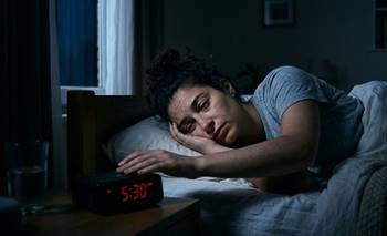 El error que todos cometemos al despertar en invierno | Salud