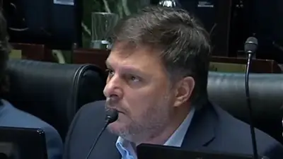 Leandro Santoro presentó un plan para refinanciar deudas familiares con tasas más bajas Leandro Santoro presentó un plan para refinanciar deudas familiares con tasas más bajas