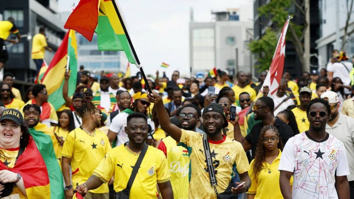 Aficionados de Ghana y Panamá colman las calles de Toronto antes del partido mundialista