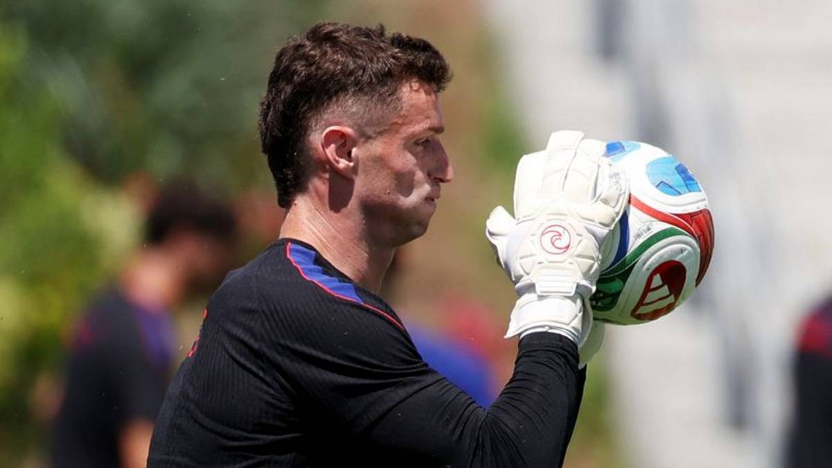 Jugadores australianos planean derrota de su compañero de equipo y portero de selección de EEUU, Freese