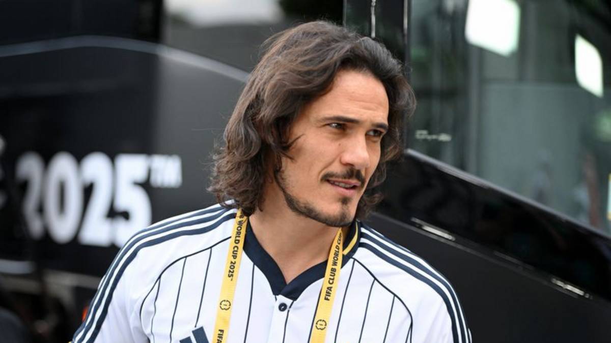 Uruguayo Cavani rescindirá contrato con Boca Juniors, pero quiere seguir jugando: fuentes