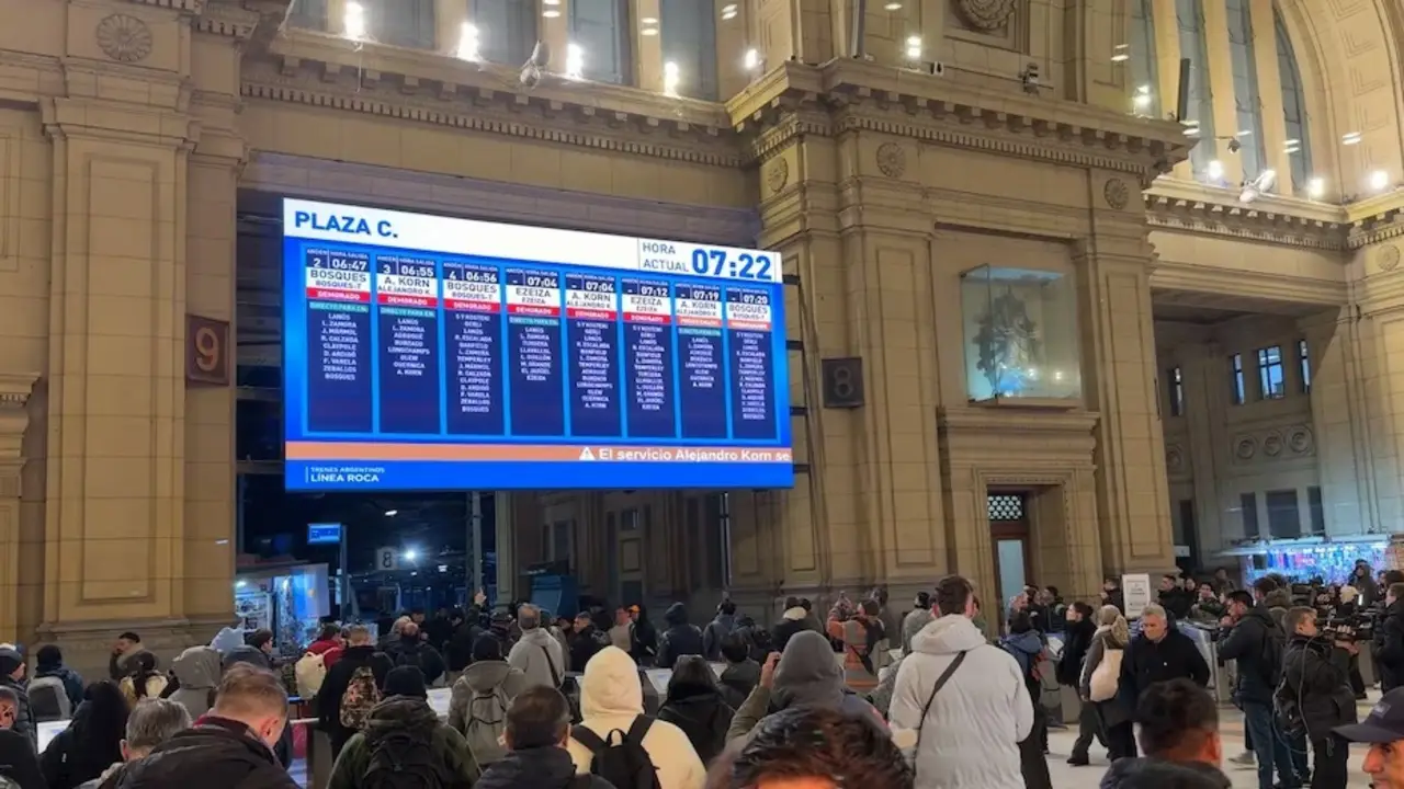 Tras la interrupción del Tren Roca, demoras en autopistas y colectivos colapsados