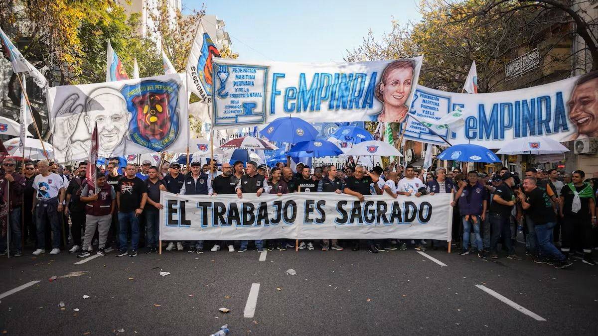 Presionan a la CGT con un nuevo paro contra Milei: "Queda la calle"