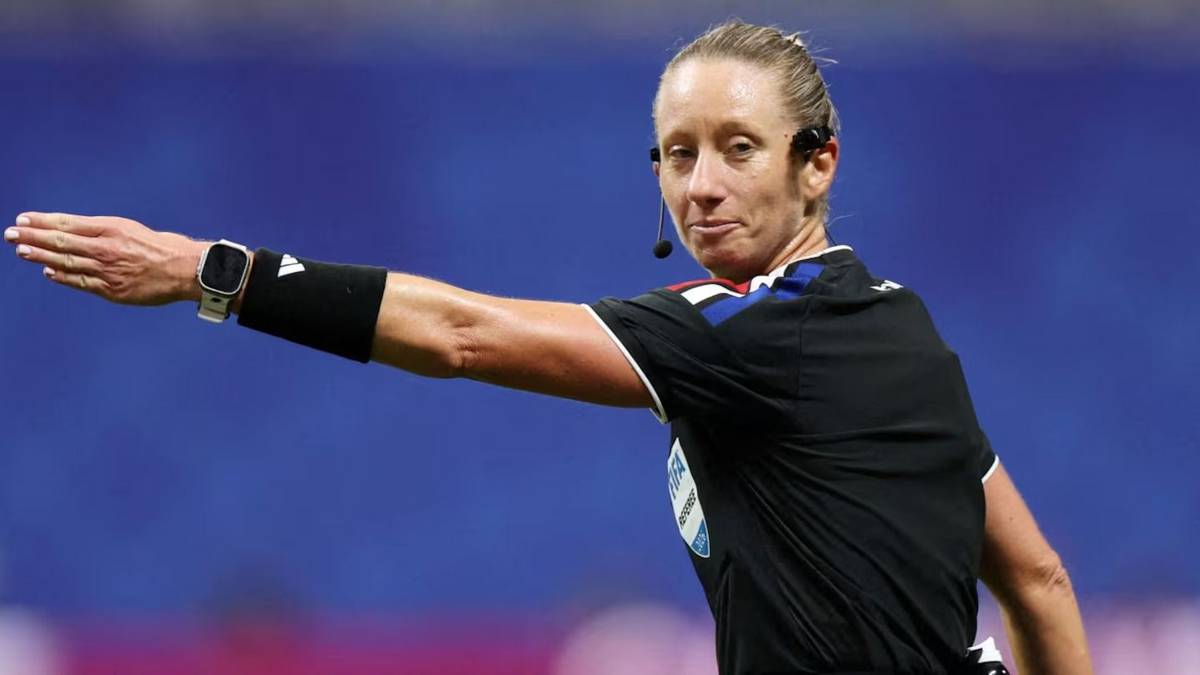 Mundial 2026: la árbitra que hizo historia como la segunda mujer en dirigir un partido en la Copa del Mundo