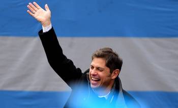 Kicillof encabezó un acto de jura a la bandera: "Nuestra lealtad a la celeste y blanca" | Provincia de buenos aires