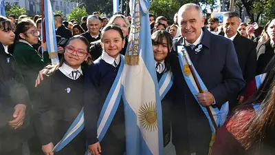Frente a 3 mil alumnos de la provincia, Jaldo encabezó el acto por el Día de la Bandera en Tucumán Frente a 3 mil alumnos de la provincia, Jaldo encabezó el acto por el Día de la Bandera en Tucumán