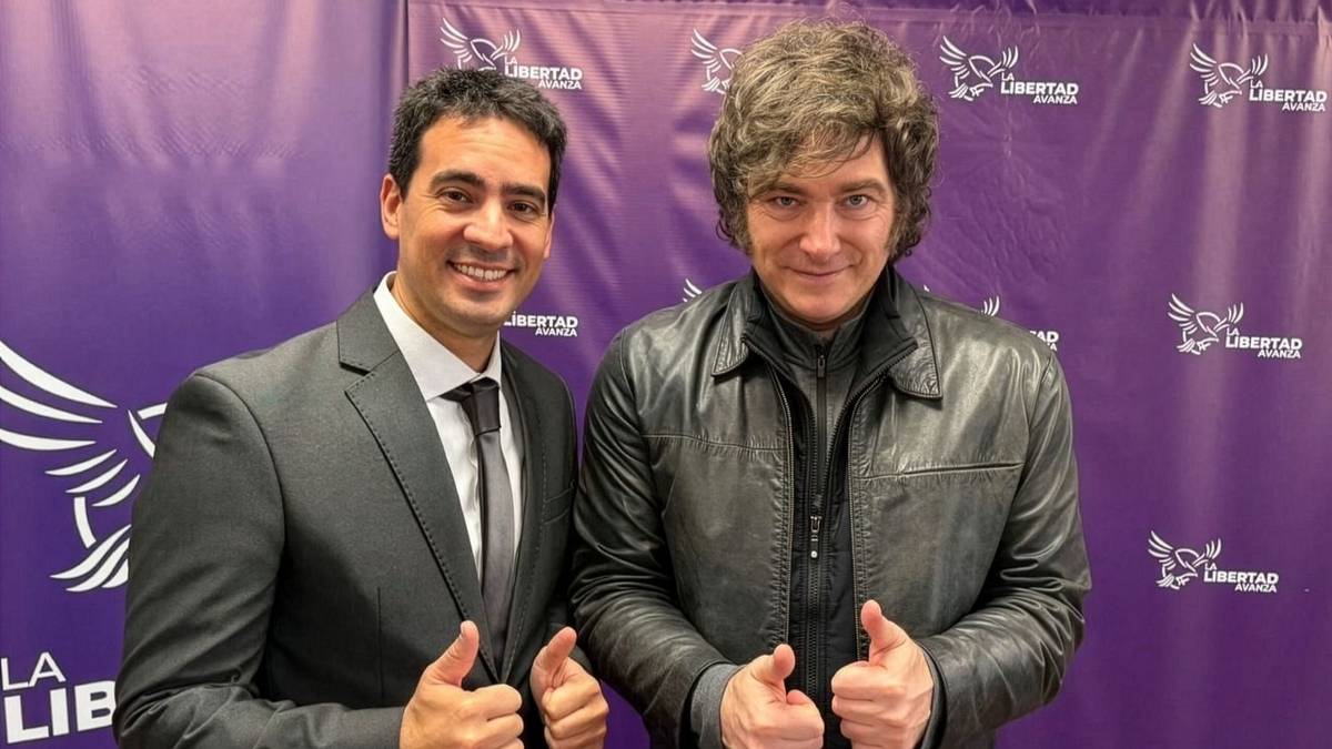 Esto dice la DD.JJ. del "nuevo Adorni": dólares, 0 Km y un depto comprado "a tiempo"