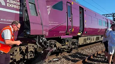 Conmoción en Inglaterra por un choque de trenes en las afueras de Londres Conmoción en Inglaterra por un choque de trenes en las afueras de Londres