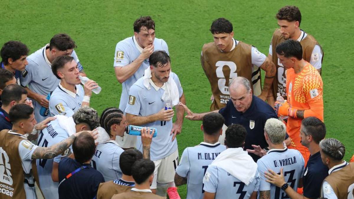 Uruguay debe estar bien preparado para enfrentar a selección de Cabo Verde con carácter, dice Bielsa