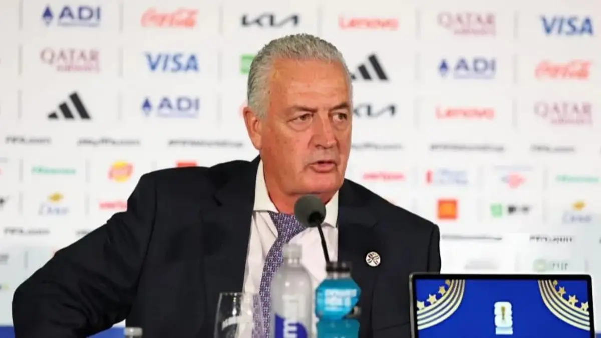 La bronca de Alfaro por el arbitraje y la expulsión a Almirón en Paraguay vs. Turquía en el Mundial: "Me cuesta"