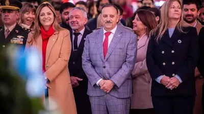 “Hay que reconstruir la patria": Quintela encabezó el acto por el Día de la Bandera en La Rioja “Hay que reconstruir la patria": Quintela encabezó el acto por el Día de la Bandera en La Rioja