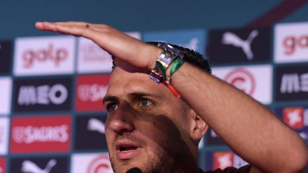 Dalot responde a las críticas a Portugal, defiende a Ronaldo