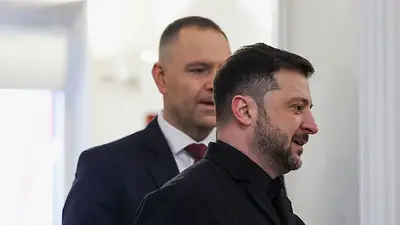 Zelenski dice que devolvió una condecoración estatal al presidente polaco Zelenski dice que devolvió una condecoración estatal al presidente polaco