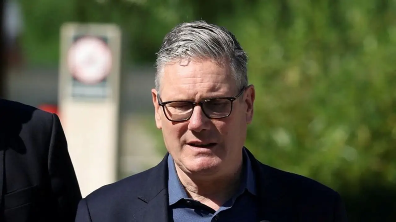 Starmer se dispone a dimitir, pero una fuente afirma que sigue centrado en su cargo: reporte
