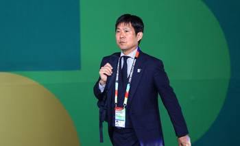 El seleccionador japonés Moriyasu elogia a Kamada tras su destacada actuación en su nuevo puesto | Japón 