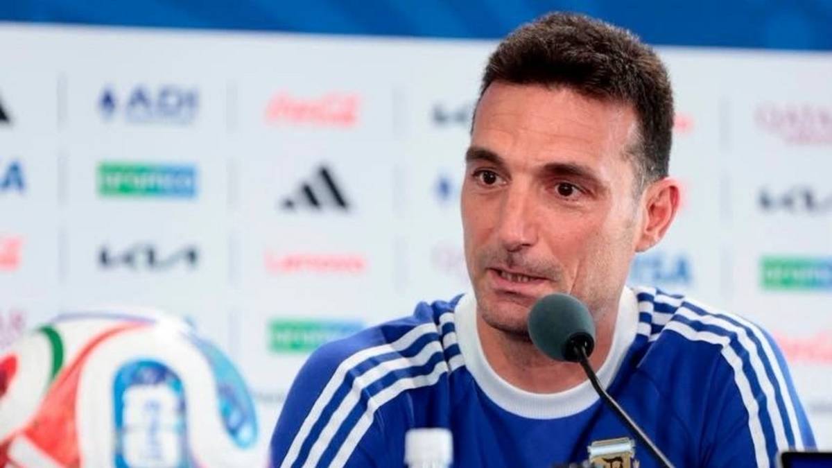 La Selección Argentina llega a Dallas y habla Scaloni, con un cambio confirmado y 3 en duda