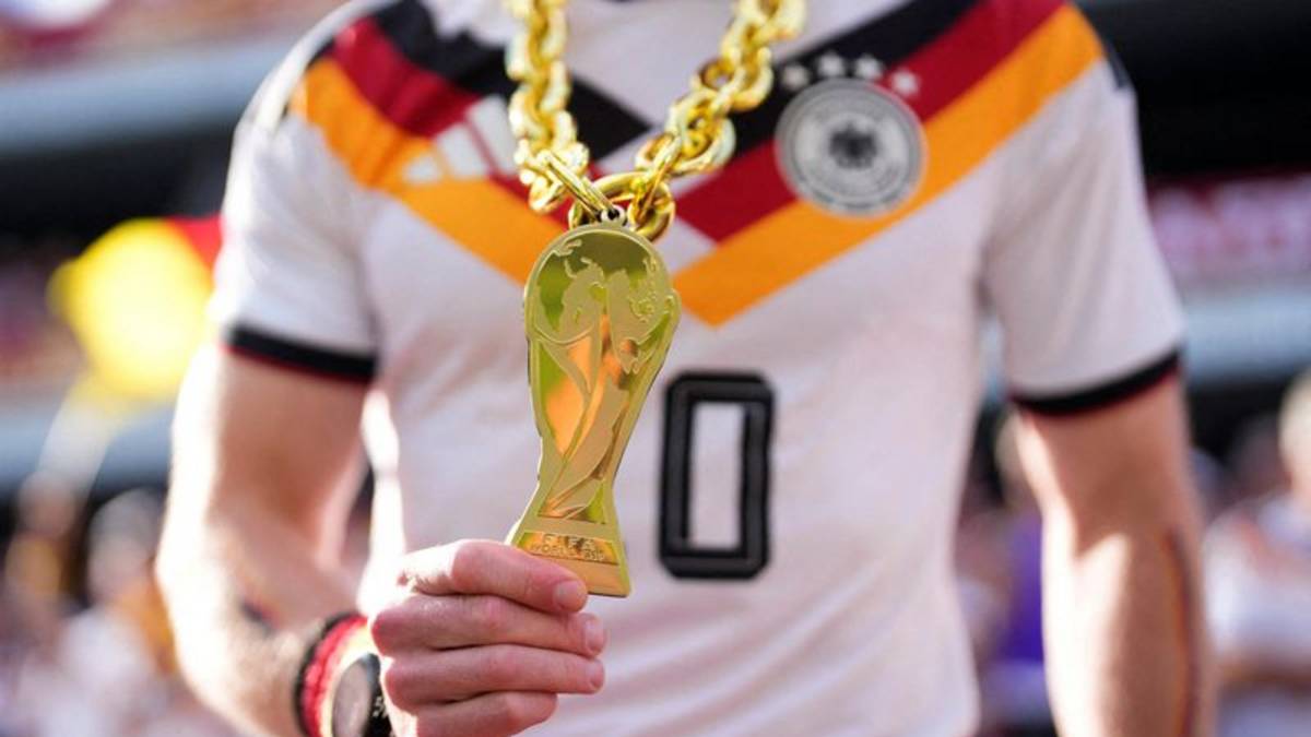 Alemania respira aliviada tras clasificar a dieciseisavos en Mundial, DT sopesa cambios ante Ecuador