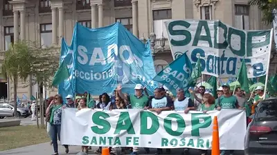 Docentes de Santa Fe denuncian la pérdida salarial que impulsa Pullaro: "Plan de ajuste" Docentes de Santa Fe denuncian la pérdida salarial que impulsa Pullaro: "Plan de ajuste"