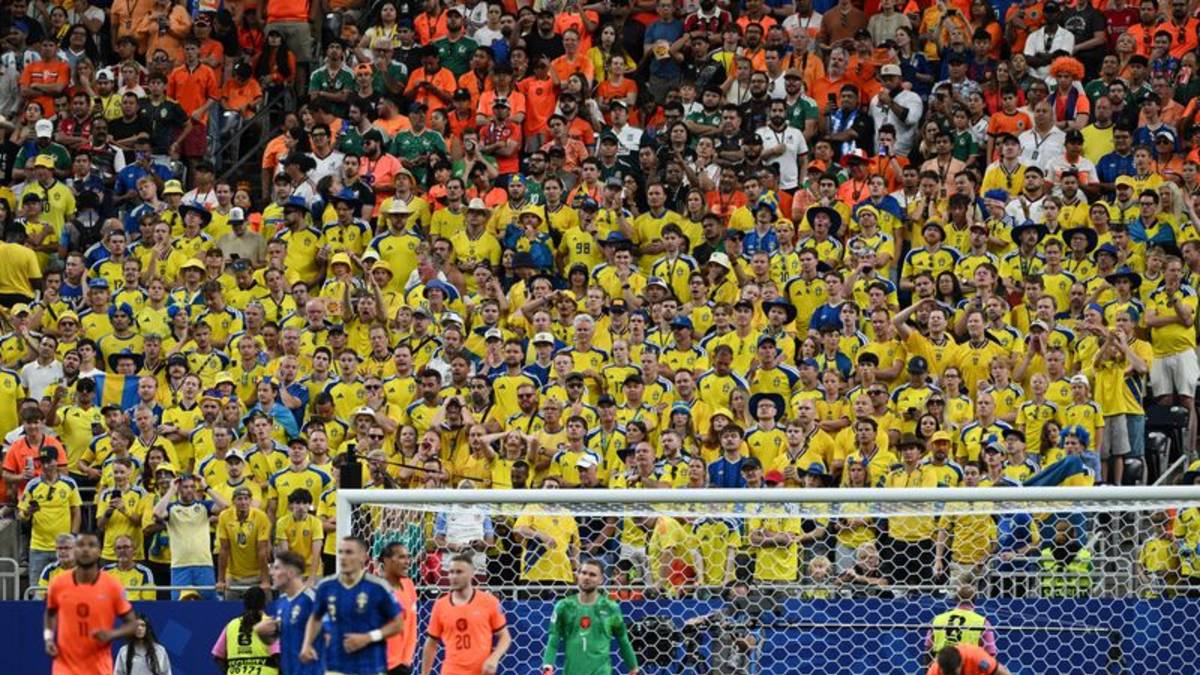 Fiesta del solsticio de verano en Suecia queda eclipsada por goleada ante Países Bajos en el Mundial