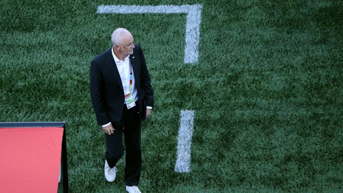 Irak no planea jugar conservador ante Francia, asegura DT Arnold