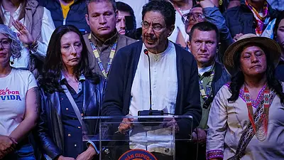 Cepeda llamó a la "desobediencia civil" y apuntó contra la ciudadanía estadounidense de Abelardo Cepeda llamó a la "desobediencia civil" y apuntó contra la ciudadanía estadounidense de Abelardo
