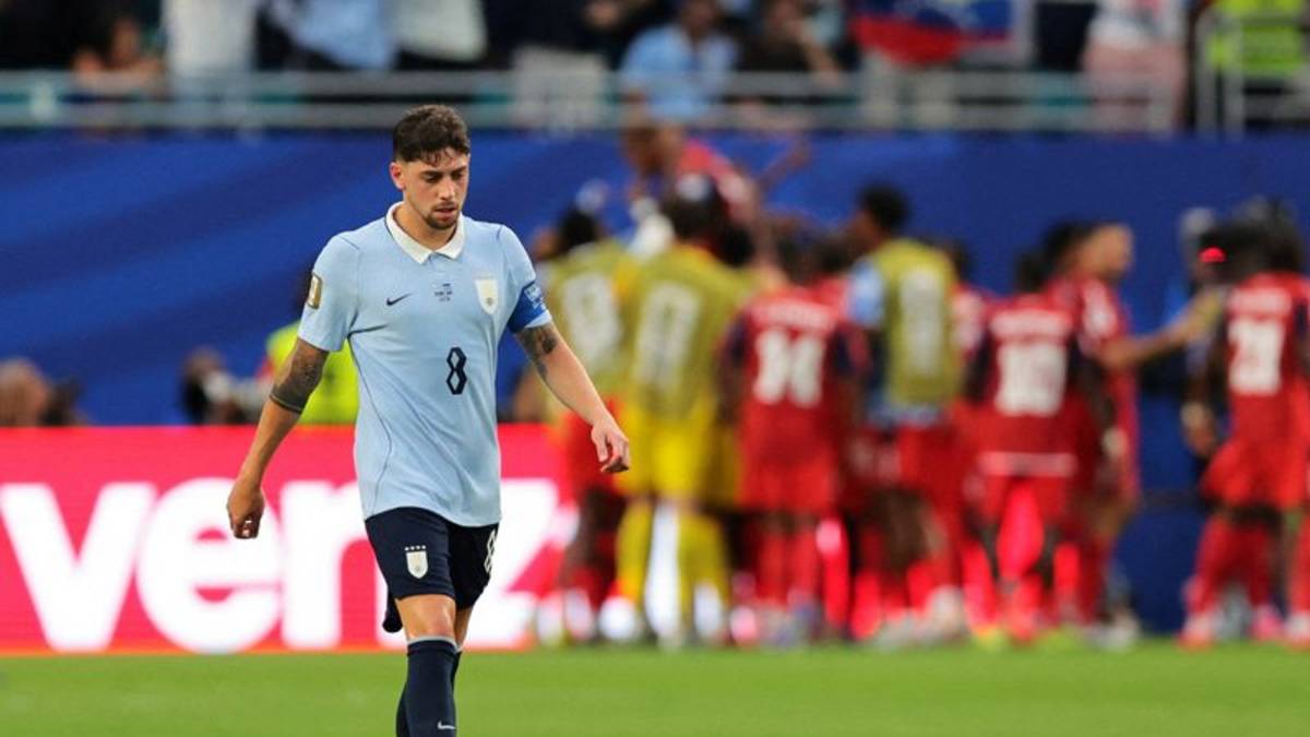 Bielsa, muy exigido después que Uruguay suma solamente dos puntos de seis posibles en el Mundial