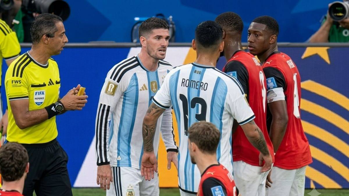 No se vio en TV: el gesto del Cuti Romero contra un jugador de Austria