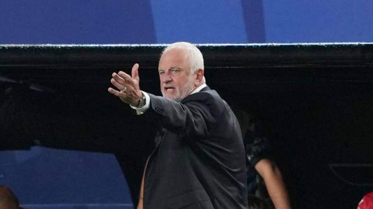 Irak aún mantiene posibilidades de clasificarse tras derrota ante Francia, dice DT Arnold