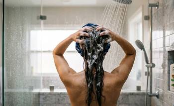 Esta es la única forma correcta de lavarse el pelo | Belleza