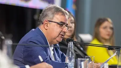 Fuerte acusación contra Jalil por la financiación del traspaso de estatales al sector privado: "50% del sueldo" Fuerte acusación contra Jalil por la financiación del traspaso de estatales al sector privado: "50% del sueldo"