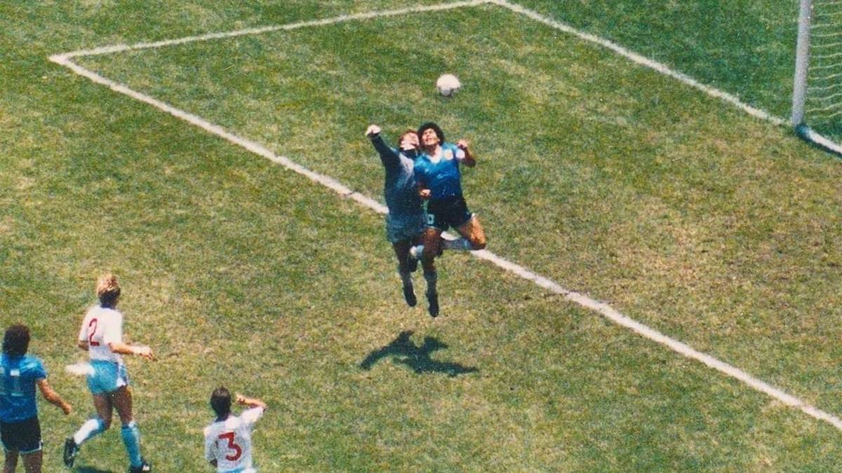 Un relator inglés sorprendió en pleno gol de Messi al recordar la Mano de Dios de Maradona: "Historia"