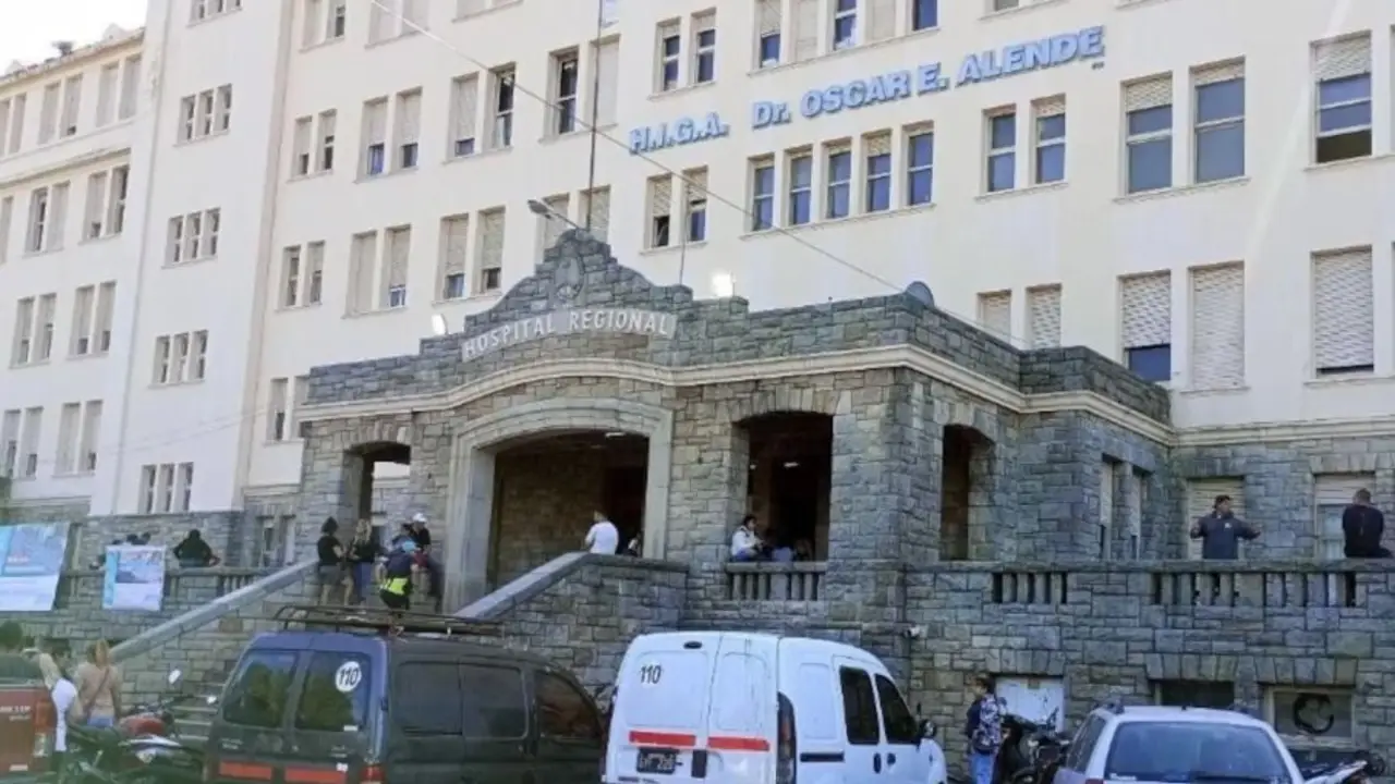Investigan la muerte de un enfermero en un hospital: tenía una jeringa clavada